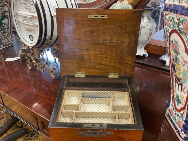 English Sewing Box - Image 2